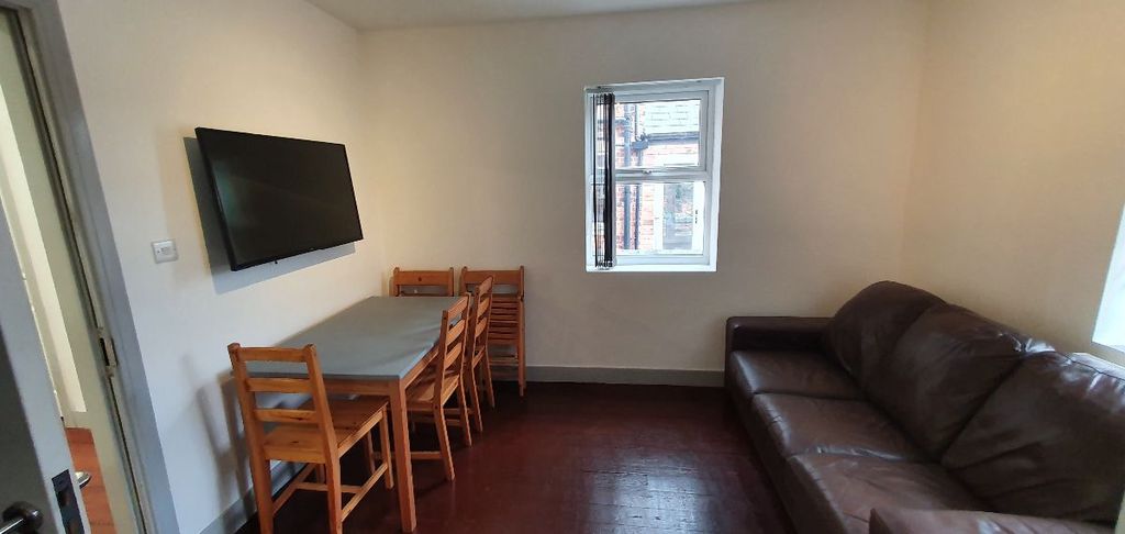 Property photo 3 of 40