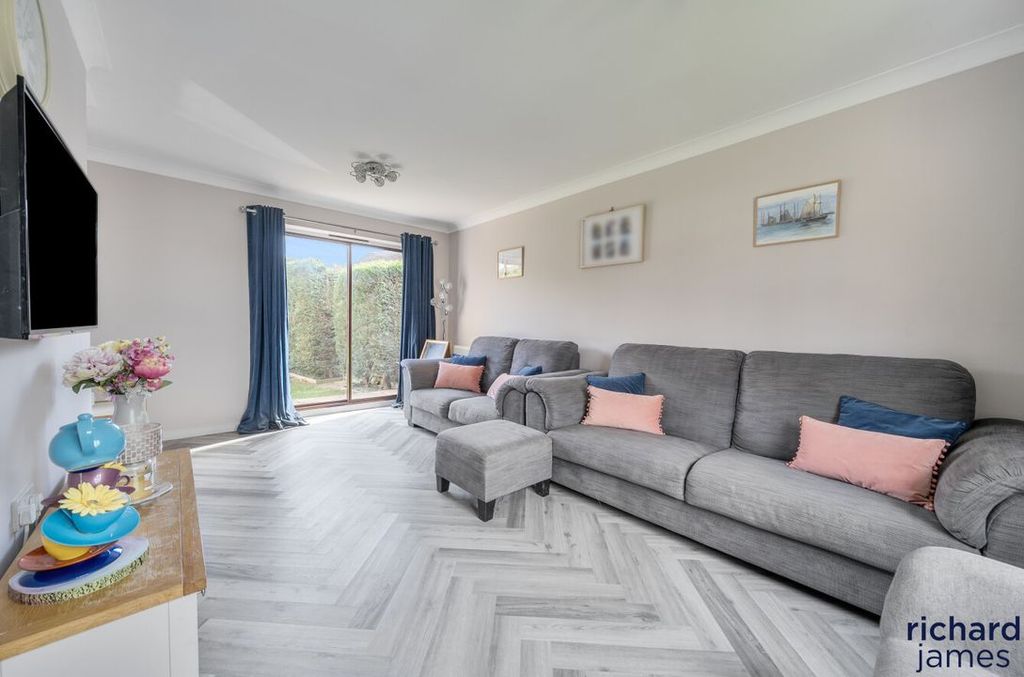 Property photo 2 of 19 382d67054c9c43E295Da94F5Fcc436Bb