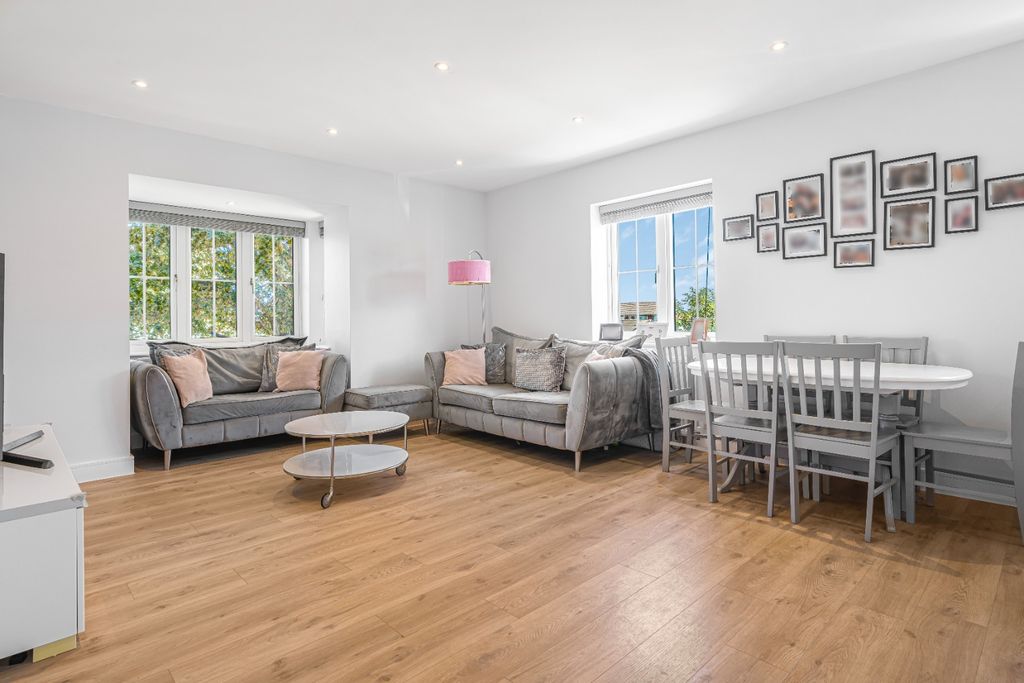Property photo 2 of 12 5007231