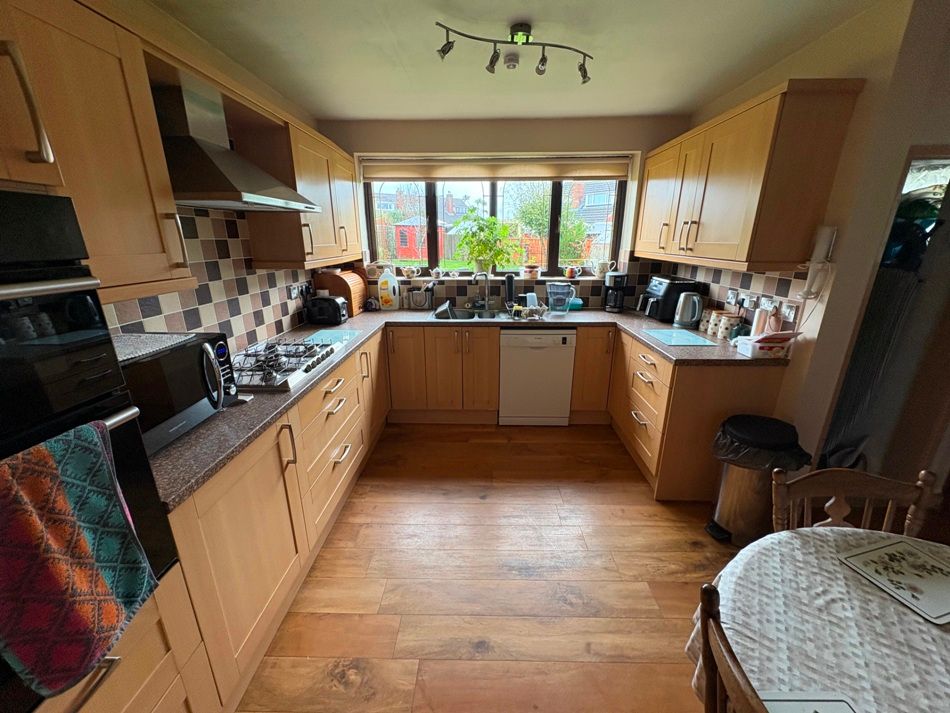 Property photo 3 of 16 Img_9504