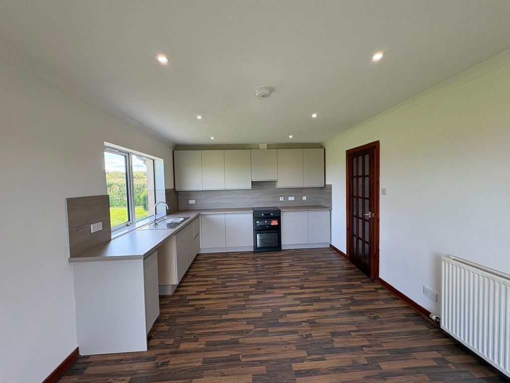 Property photo 3 of 9 Picture No. 08