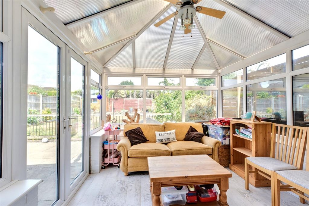 Property photo 3 of 26 Conservatory