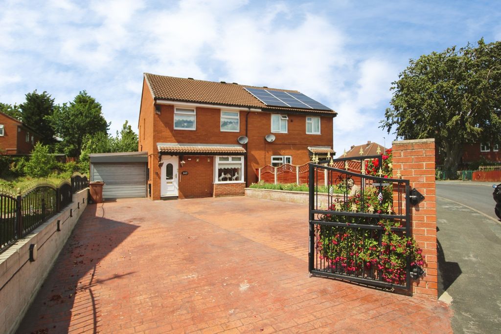 Property photo 2 of 18