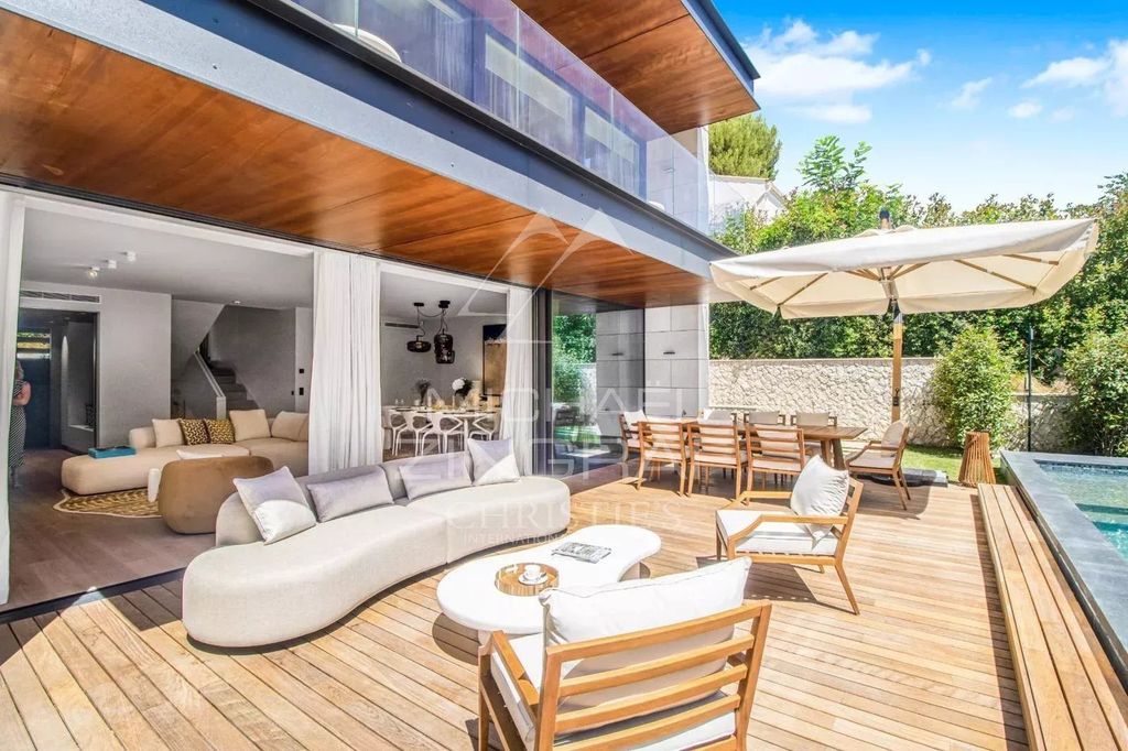 Property photo 1 of 9 Contemporary Villa Of Timeless Elegance In The Heart Of Saint-Jean-Cap-Ferrat