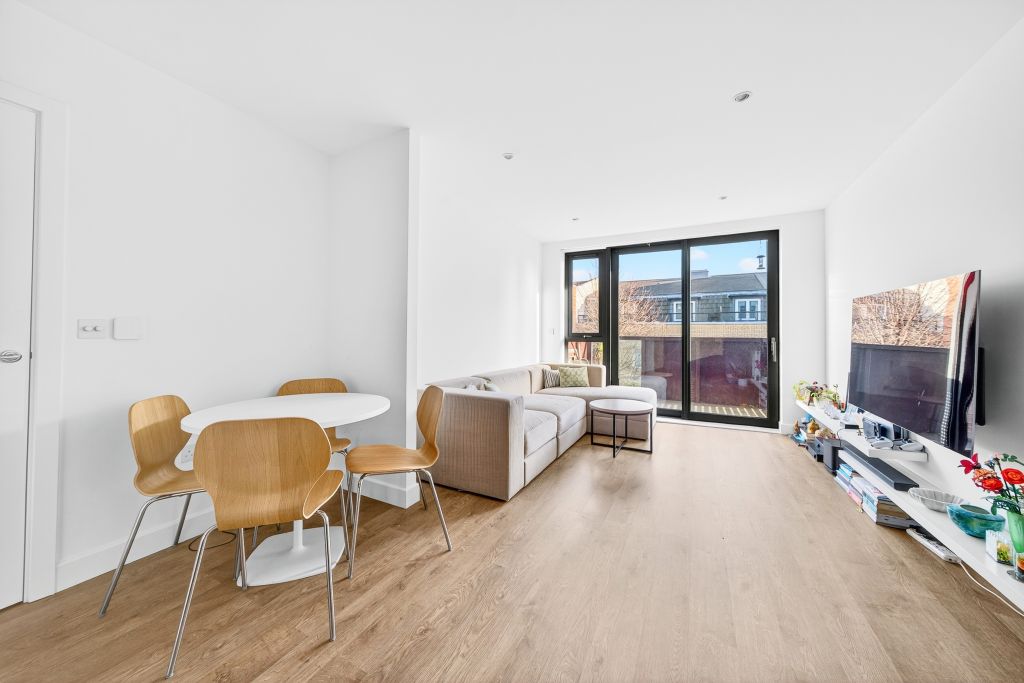 Property photo 3 of 24 Dsc08988