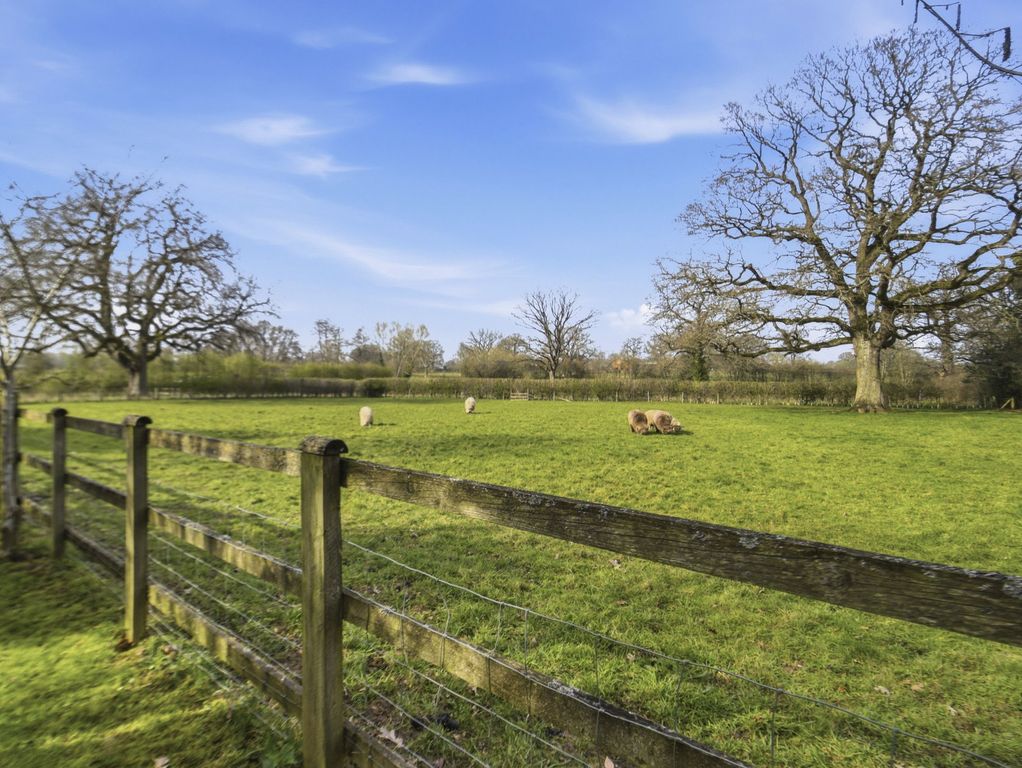 Property photo 3 of 33