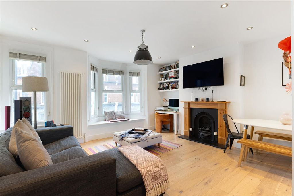 Property photo 2 of 13 97754_Top-Floor-Flat-49-Dawes-Road (6).Jpg