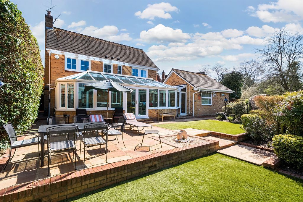 Property photo 2 of 20