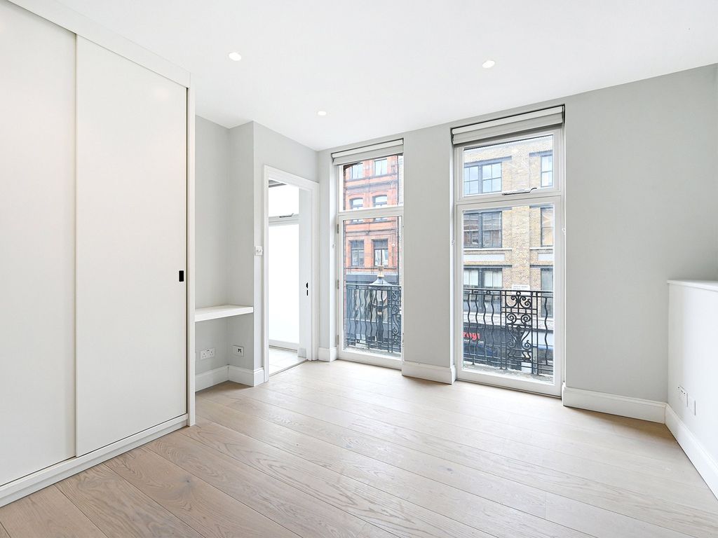 Property photo 3 of 18 Shaftesbury Avenue