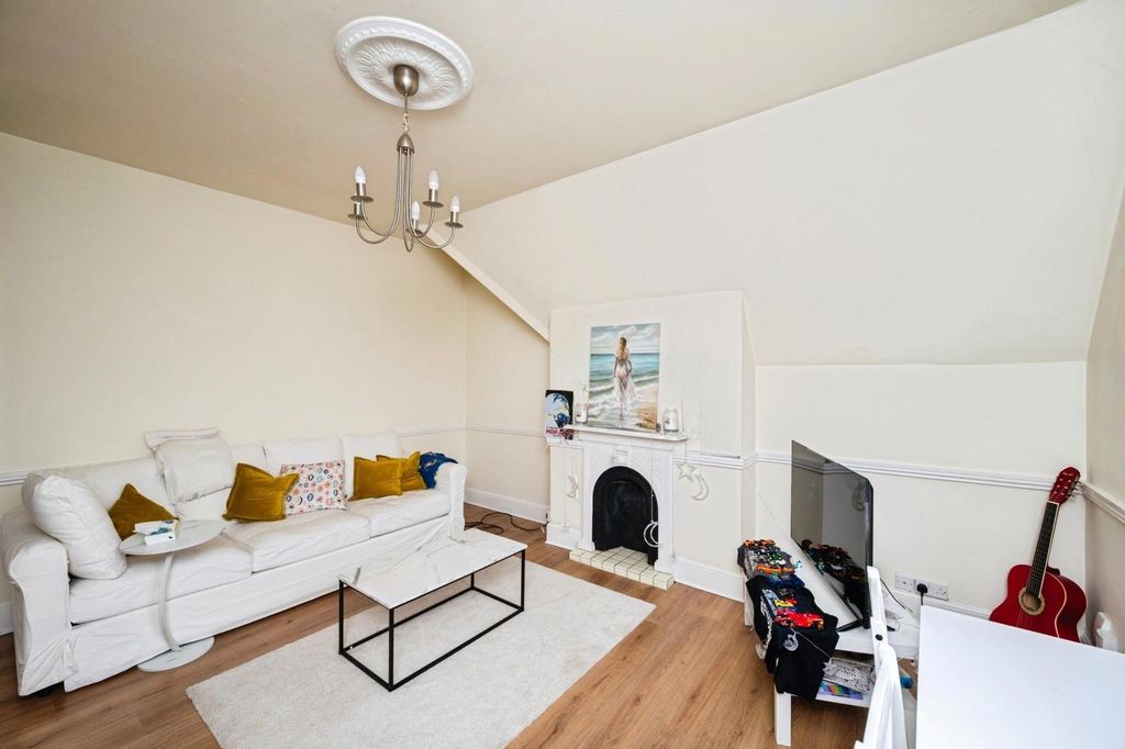 Property photo 3 of 13 Pbox-Img.Jpg