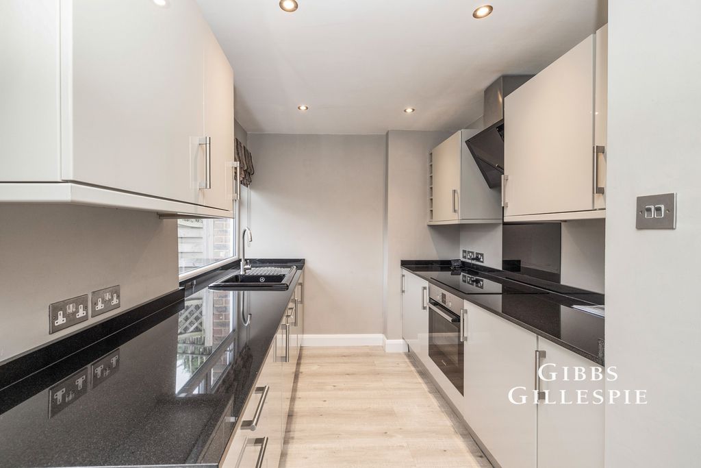 Property photo 1 of 10 Photo