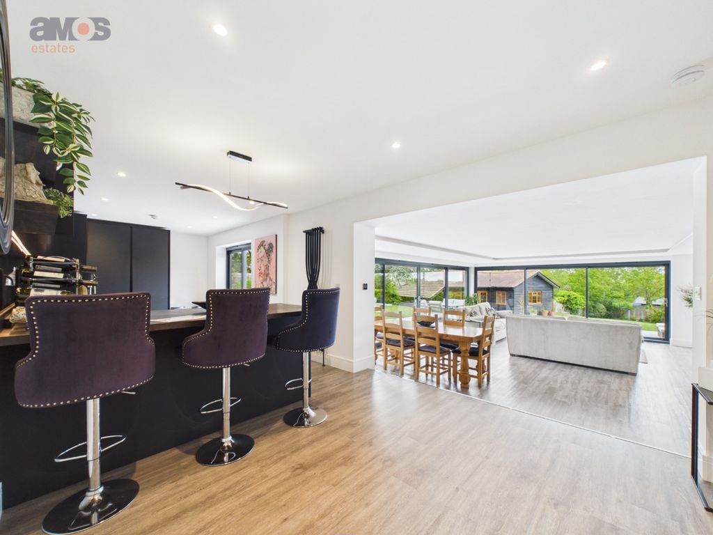 Property photo 3 of 34 4942346