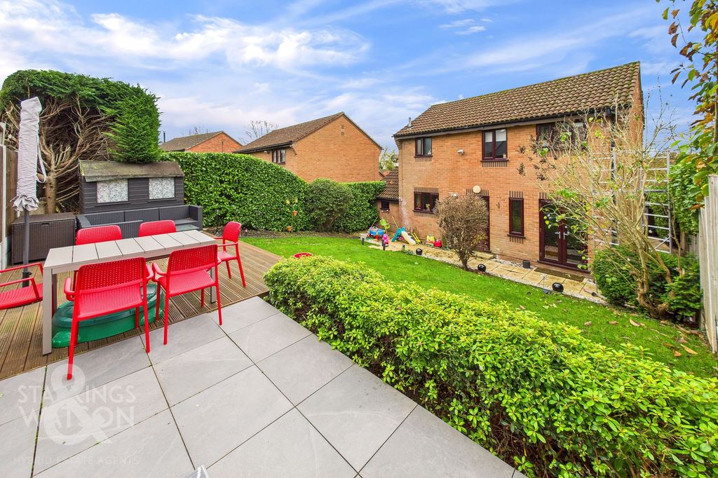 Property photo 1 of 23