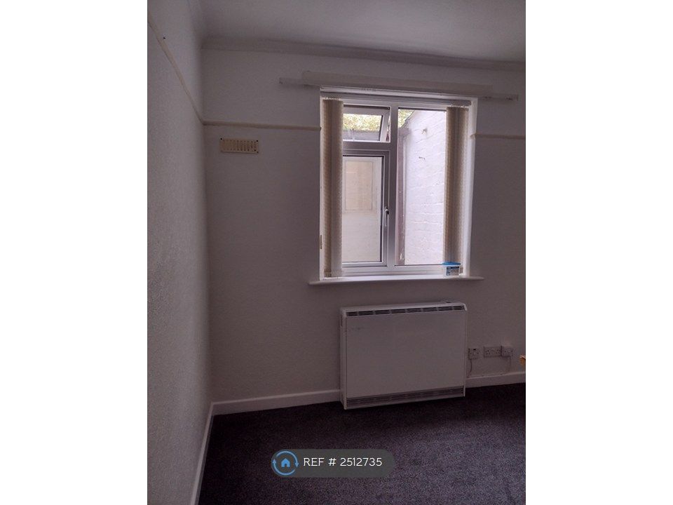 Property photo 3 of 10 Dining Room