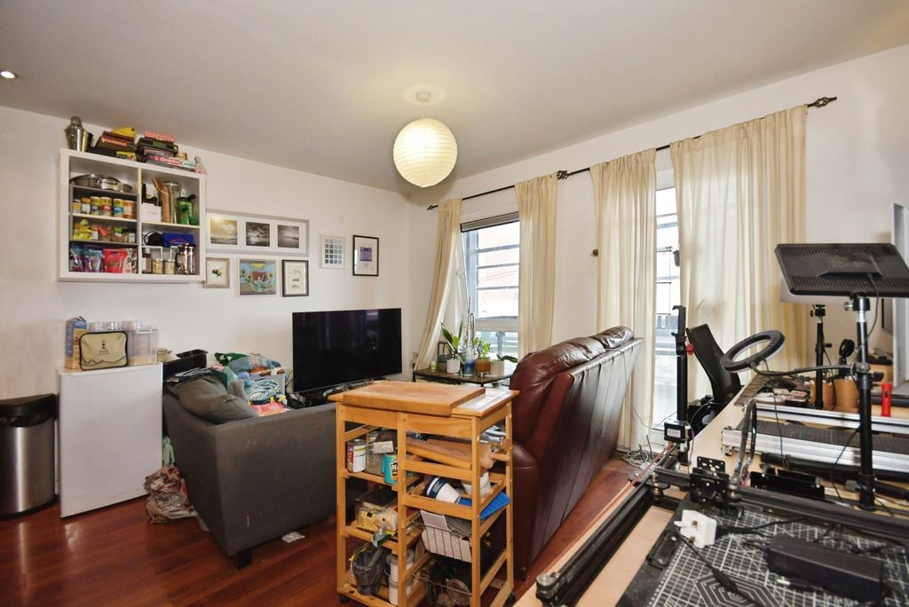 Property photo 3 of 12 Photo