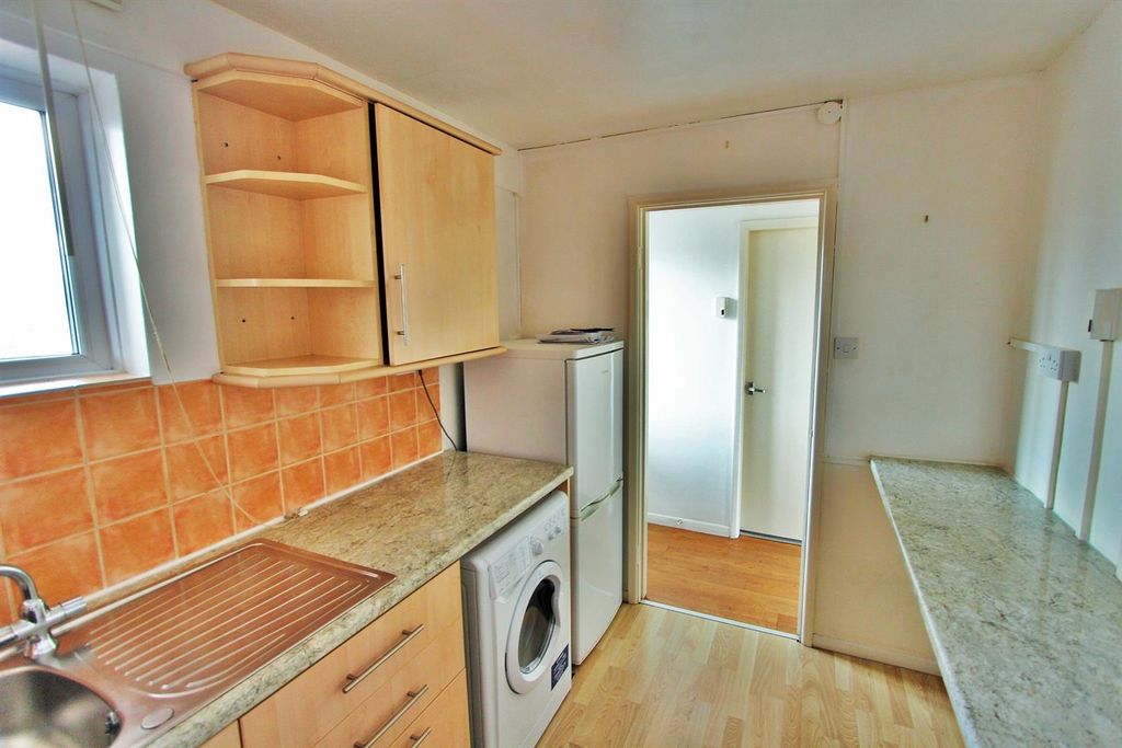 Property photo 3 of 9