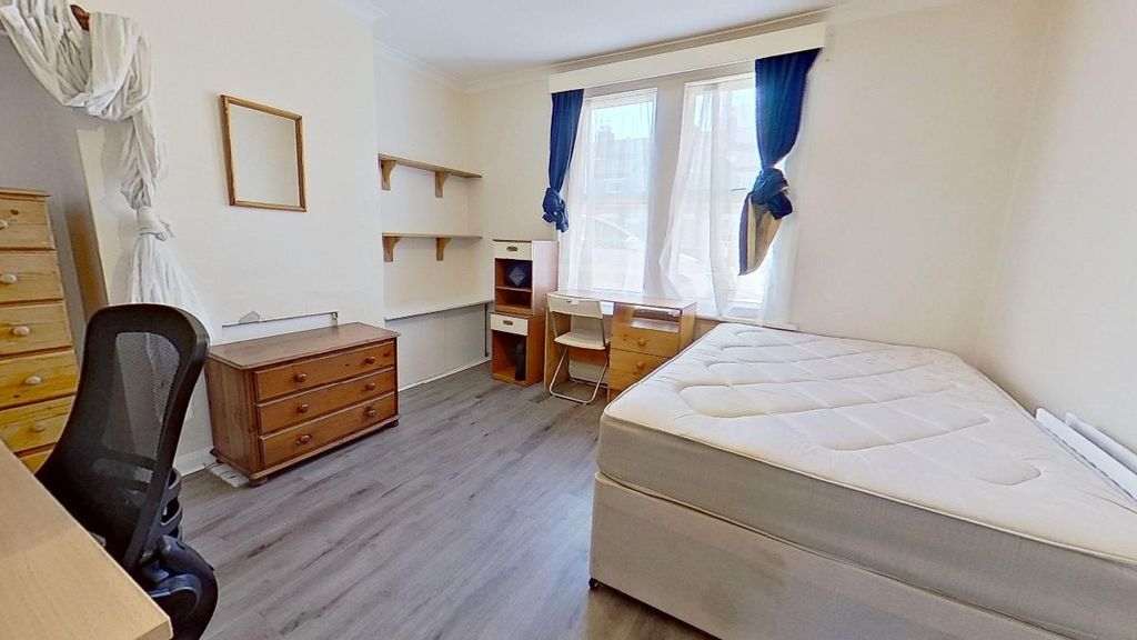 Property photo 1 of 26