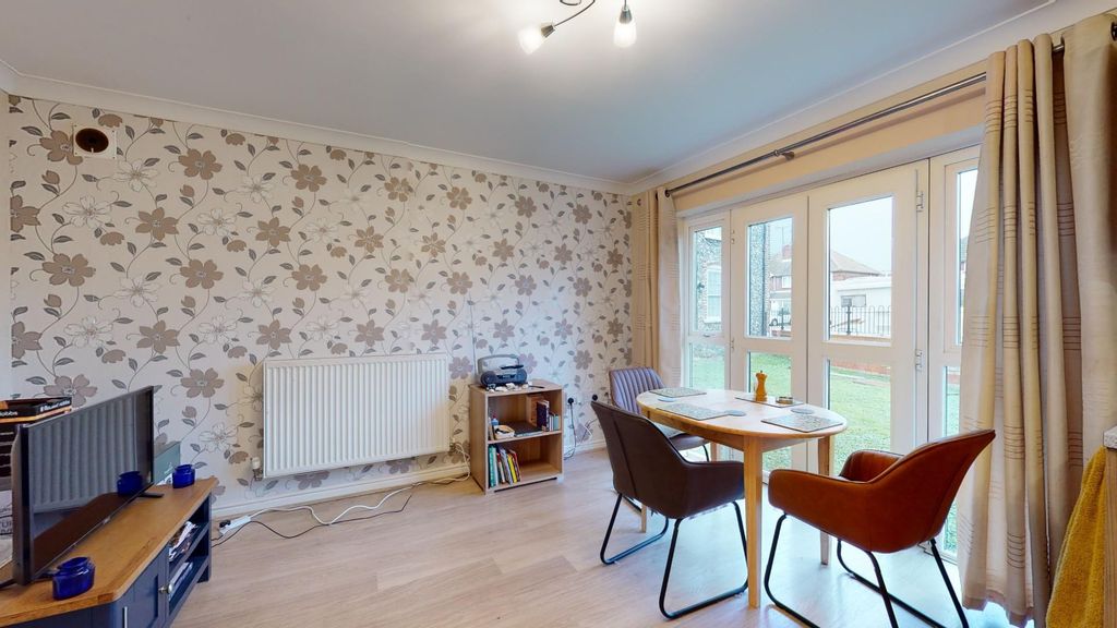 Property photo 3 of 9 Picture 3