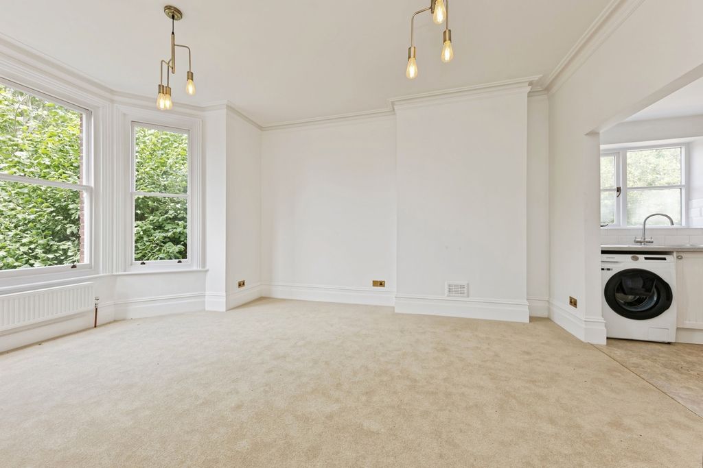 Property photo 3 of 16 Pbox-Img.Jpg