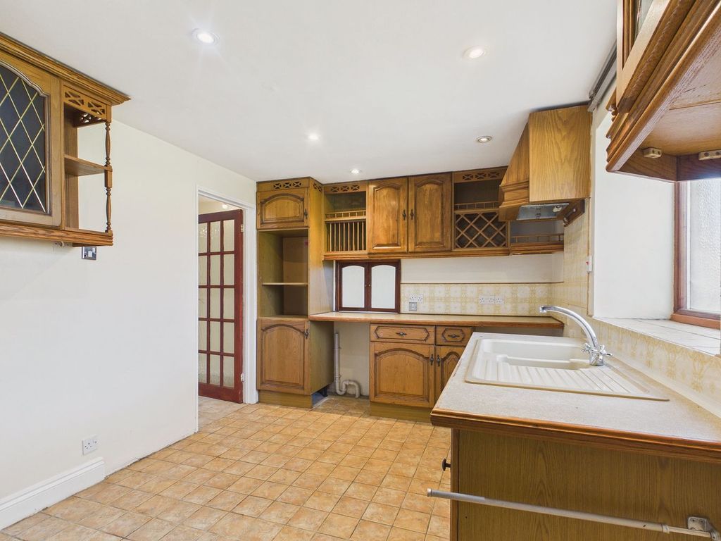 Property photo 3 of 31