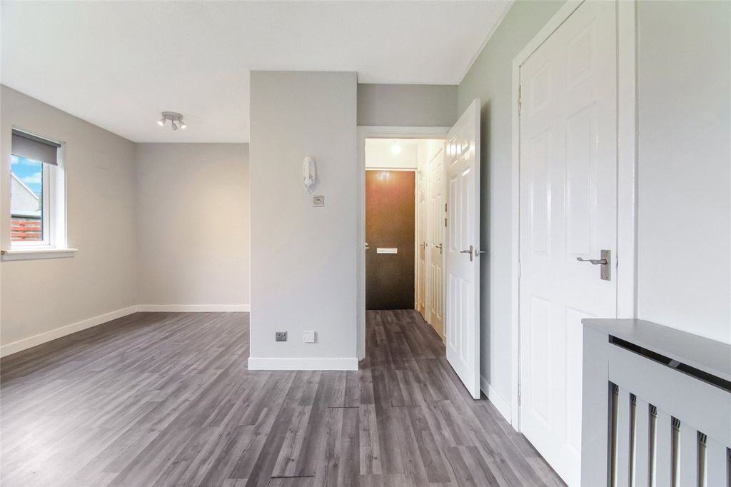 Property photo 3 of 14 Picture No. 01