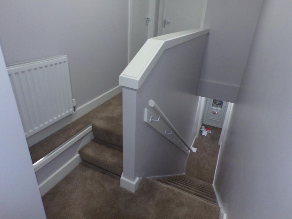 Property photo 2 of 7 Hallway
