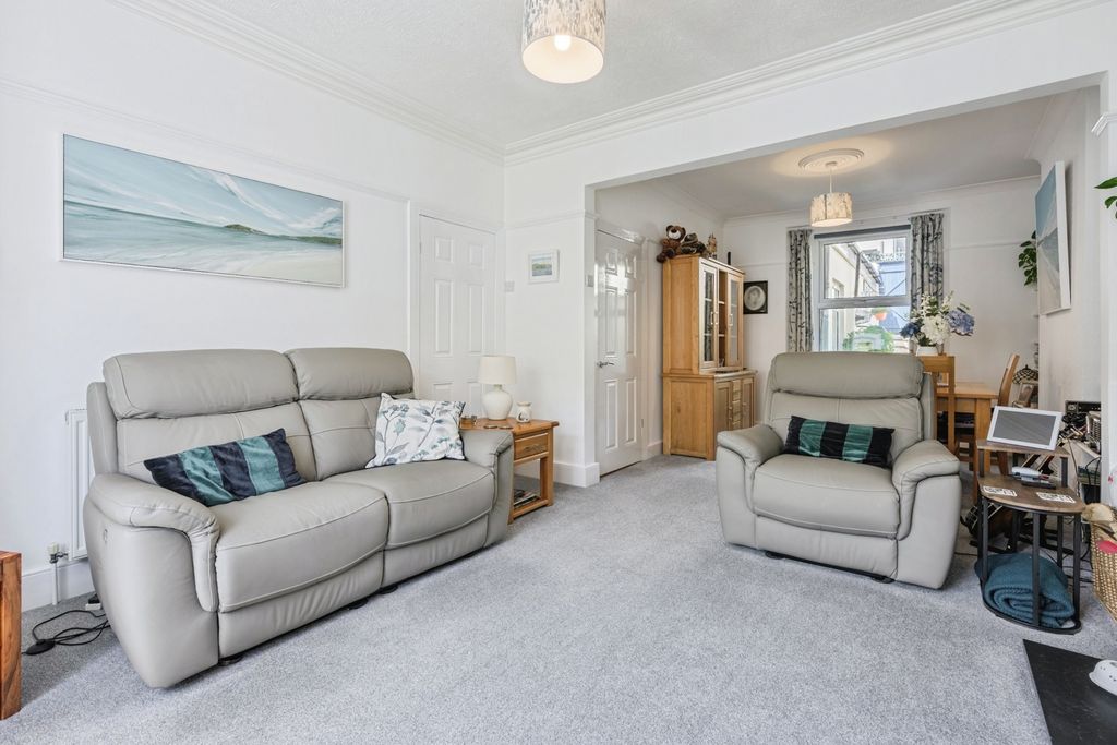 Property photo 3 of 17 Pbox-Img.Jpg