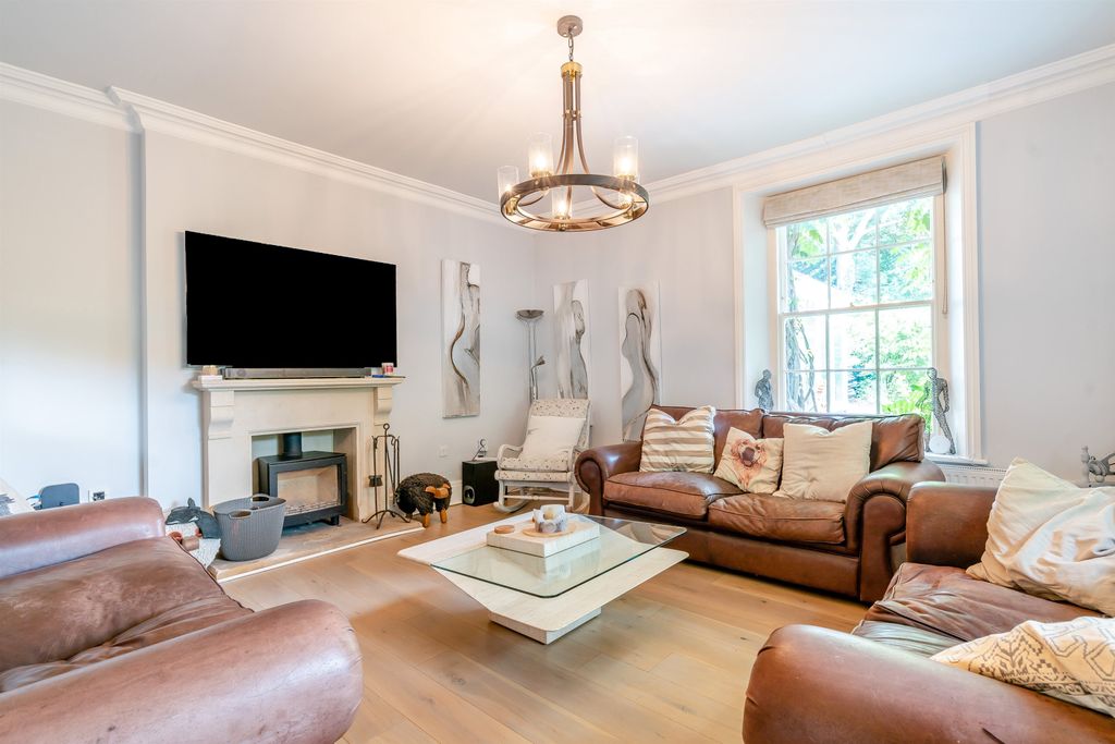 Property photo 2 of 68