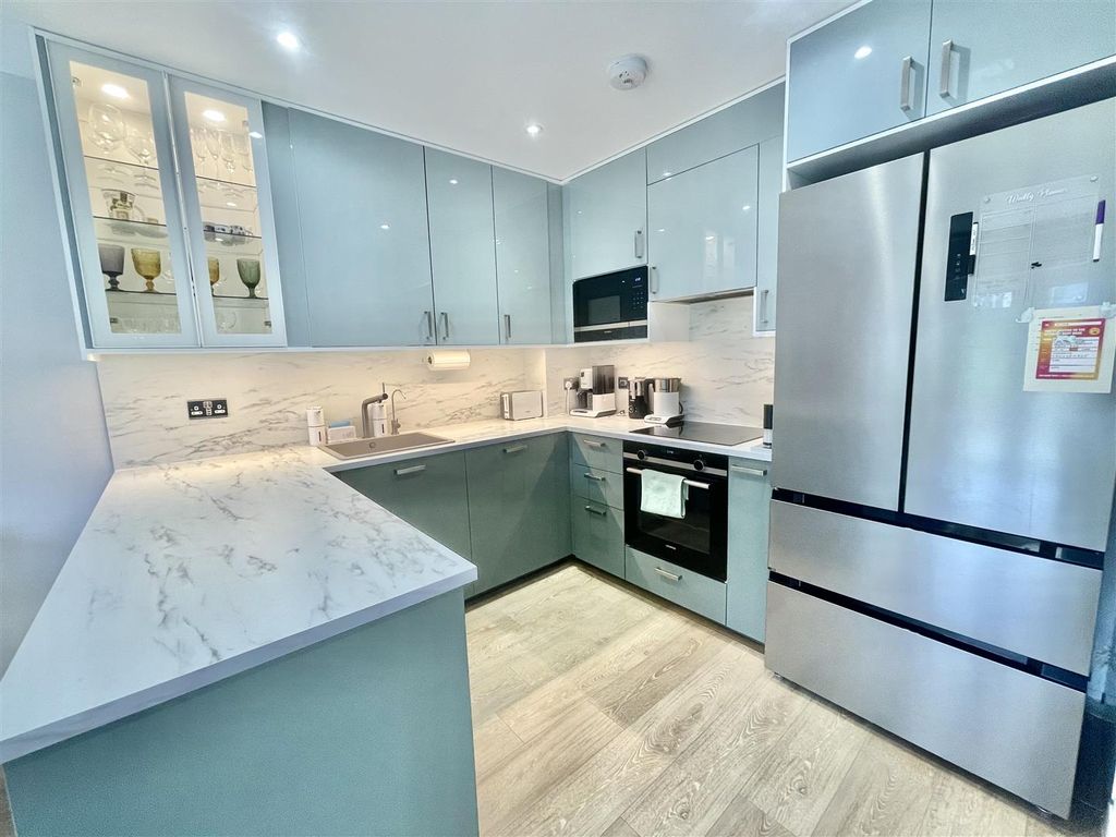 Property photo 2 of 18 Kitchen.Jpeg