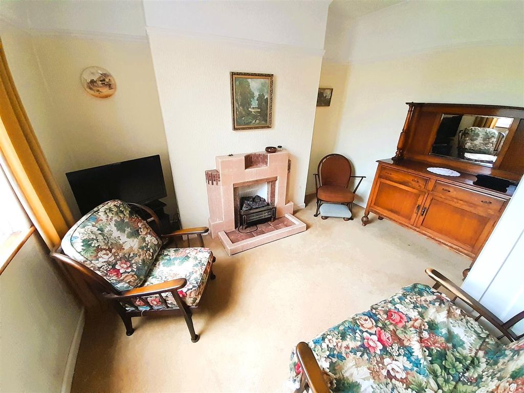 Property photo 2 of 39