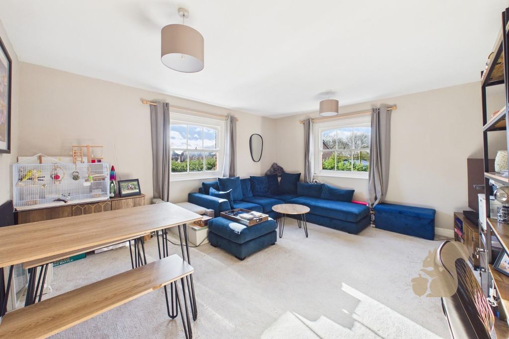 Property photo 1 of 10 Living Room