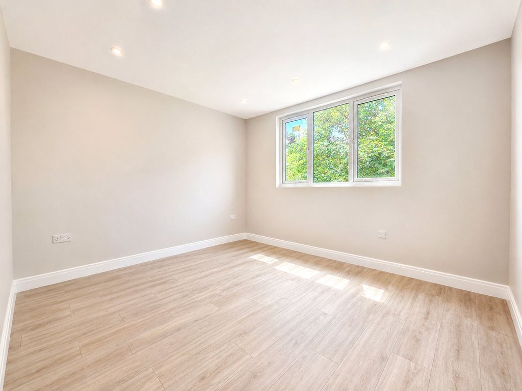 Property photo 3 of 4 Picture No. 02