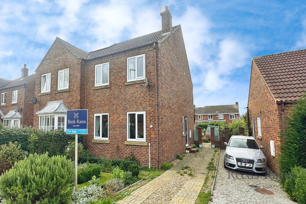 Property photo 1 of 12 Front