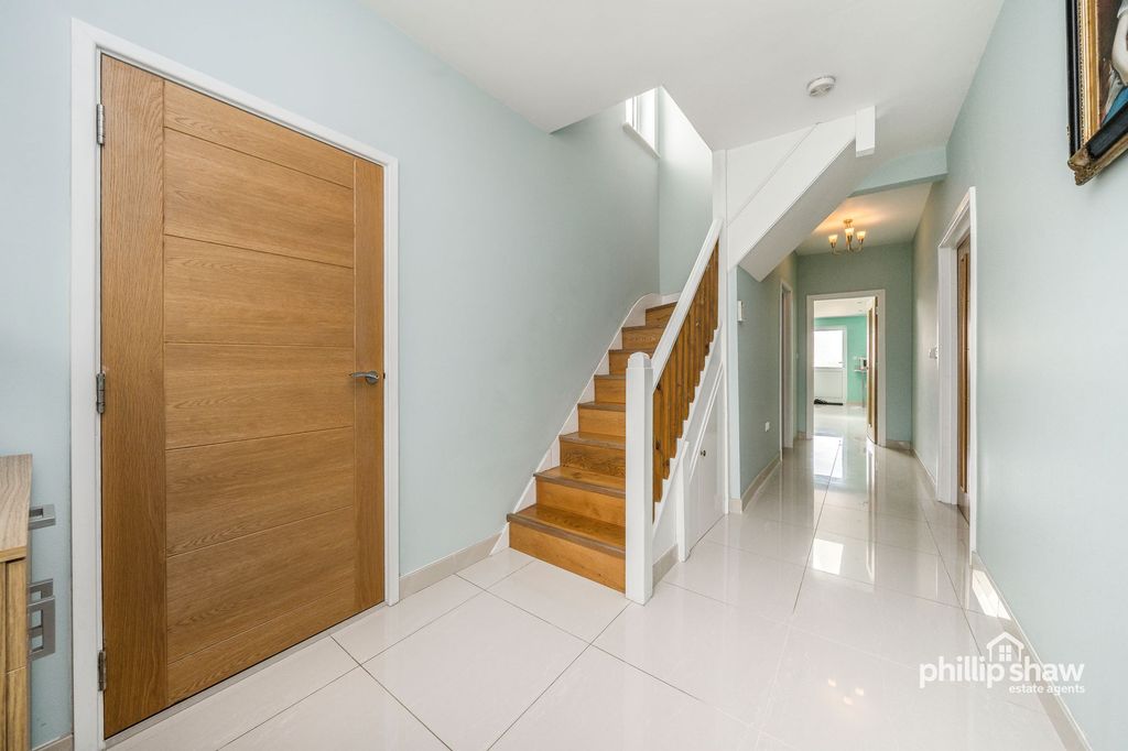 Property photo 2 of 22
