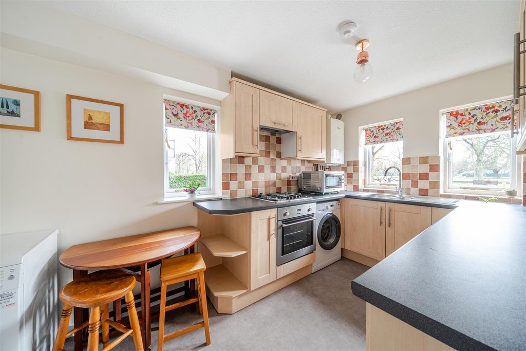 Property photo 3 of 13 Kitchen H.Jpg
