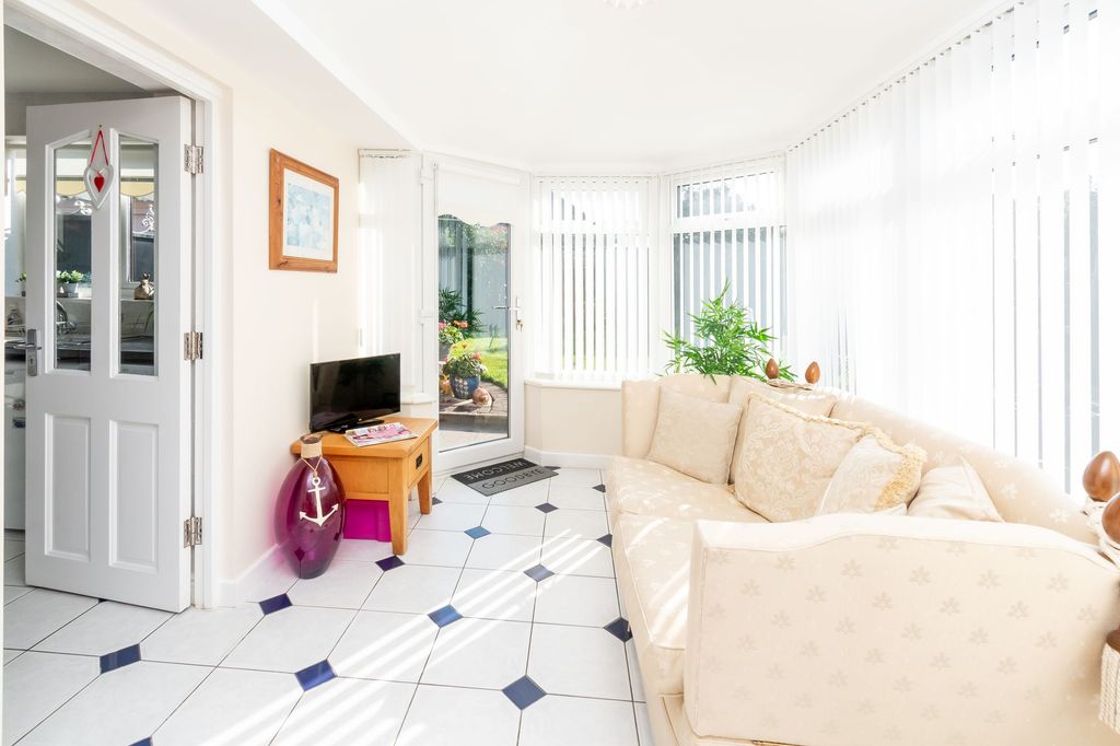 Property photo 3 of 34