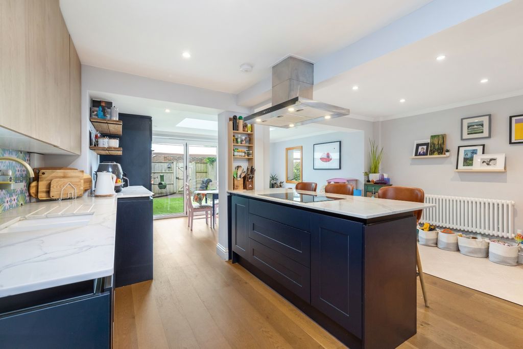 Property photo 3 of 14 5202403