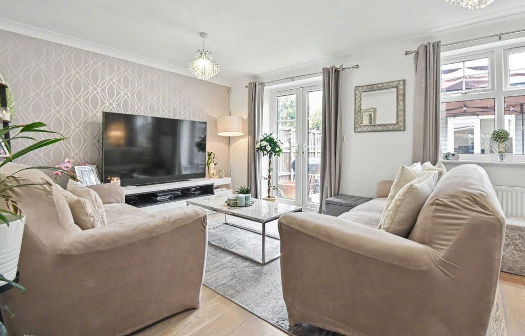 Property photo 2 of 13 2