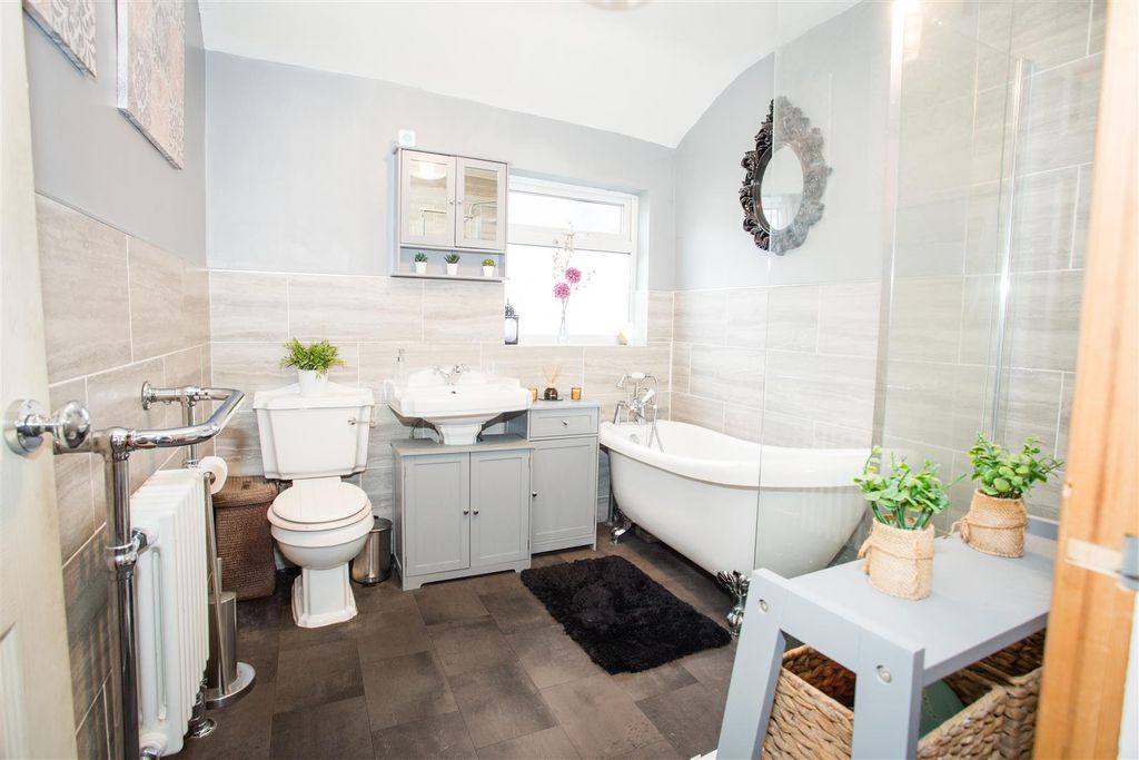 Property photo 2 of 24