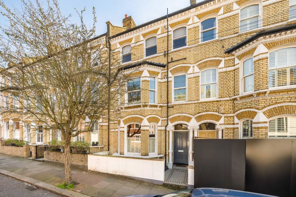 Property photo 1 of 6