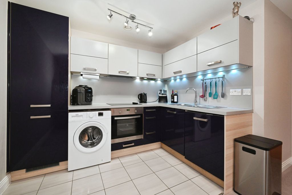 Property photo 2 of 13