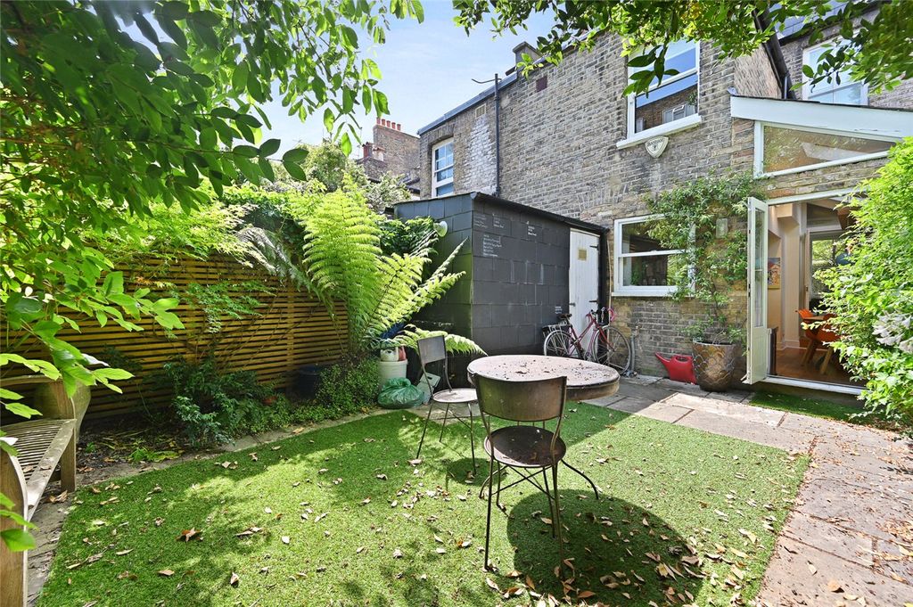 Property photo 2 of 14 Picture No. 18