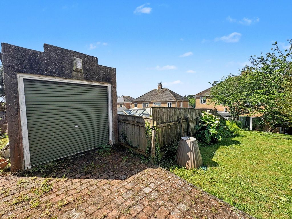 Property photo 2 of 25