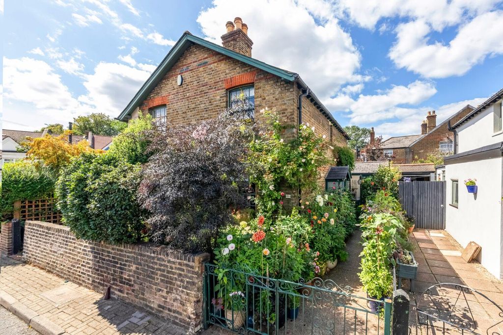 Property photo 1 of 12 1