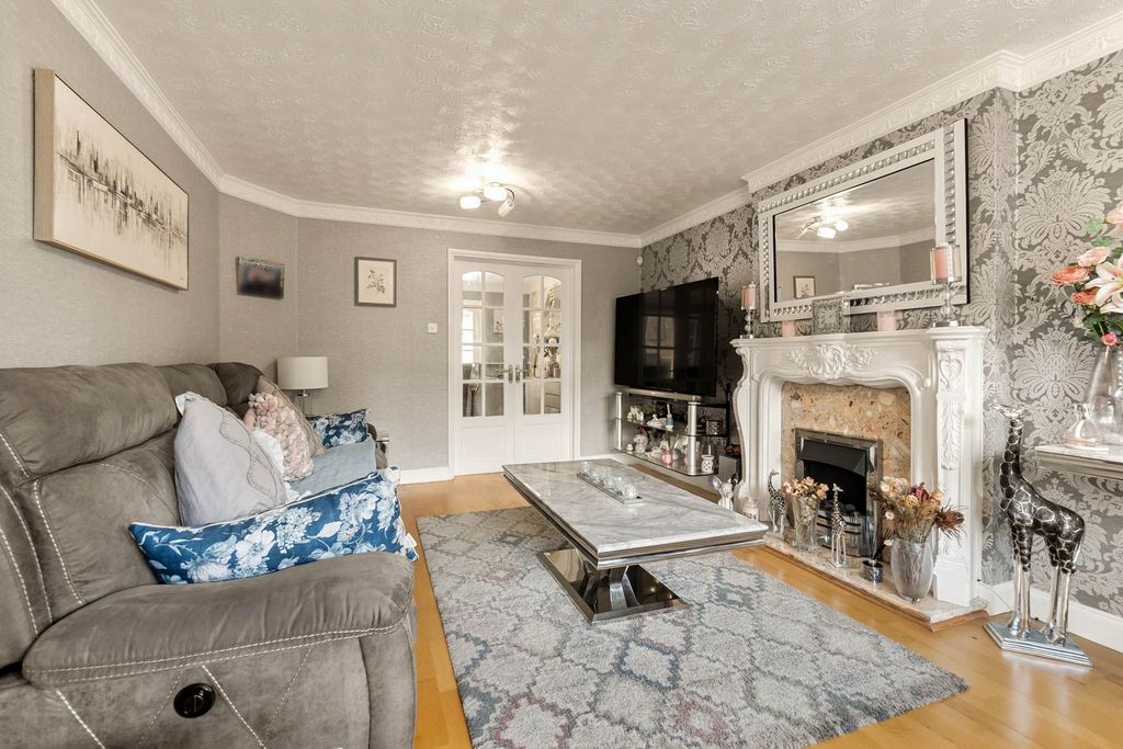 Property photo 2 of 24