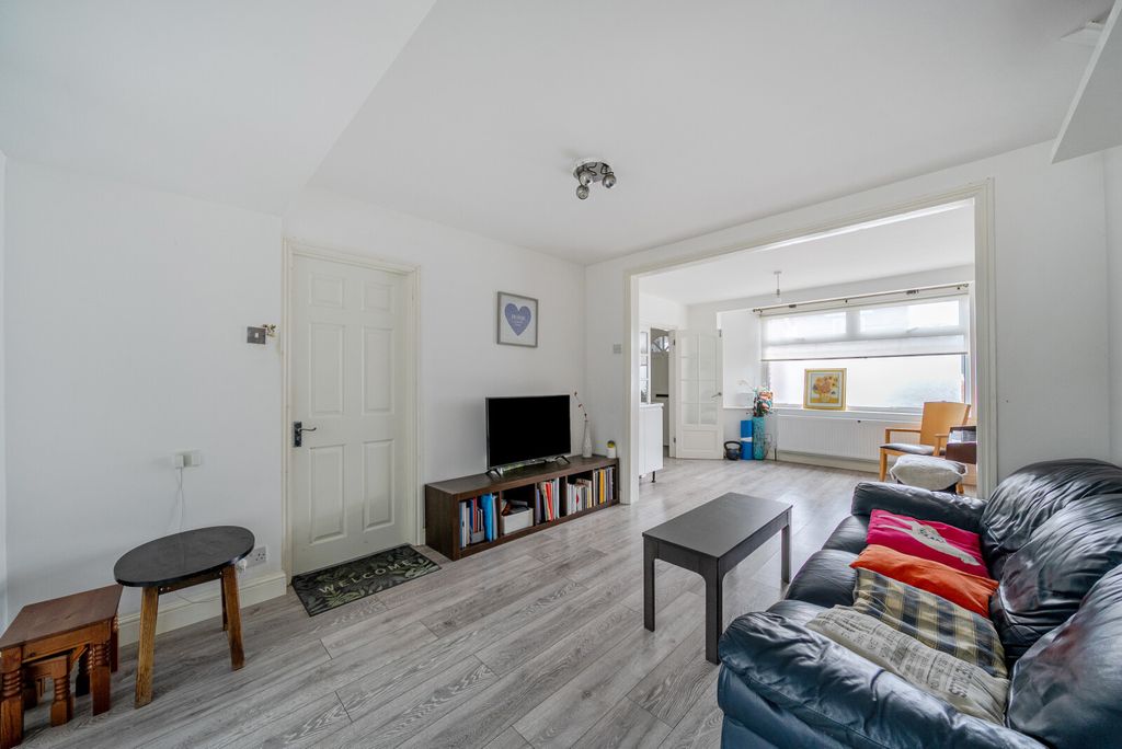 Property photo 3 of 12 1515011-8-1A07Bfd...