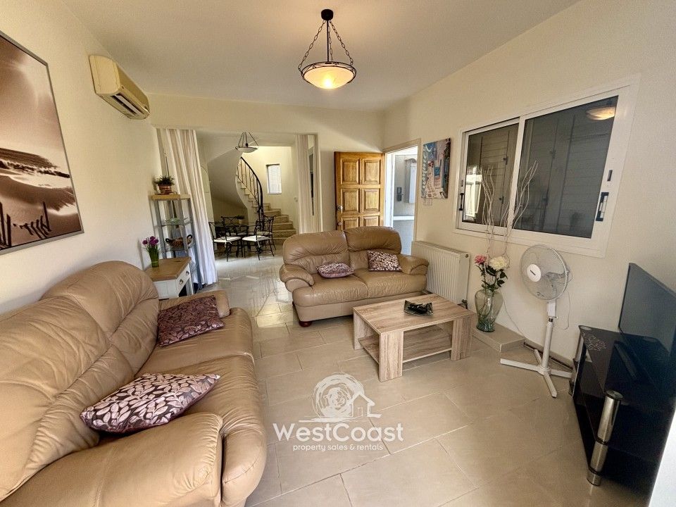 Property photo 2 of 21