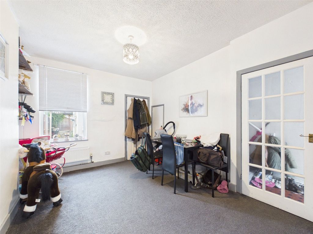 Property photo 3 of 11 Picture No. 29