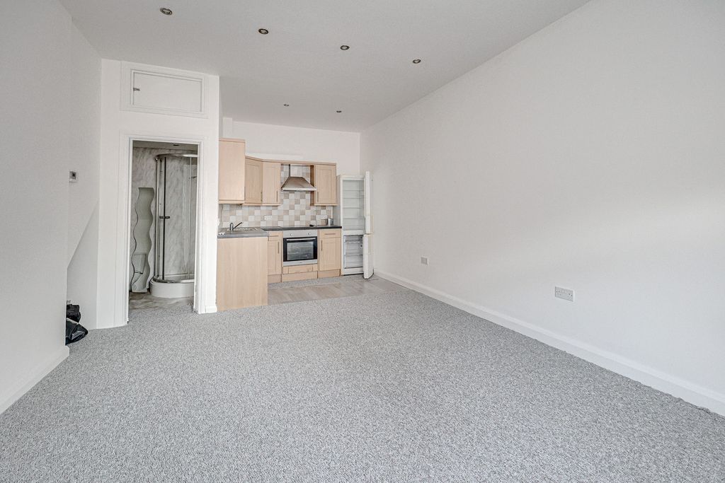 Property photo 1 of 3