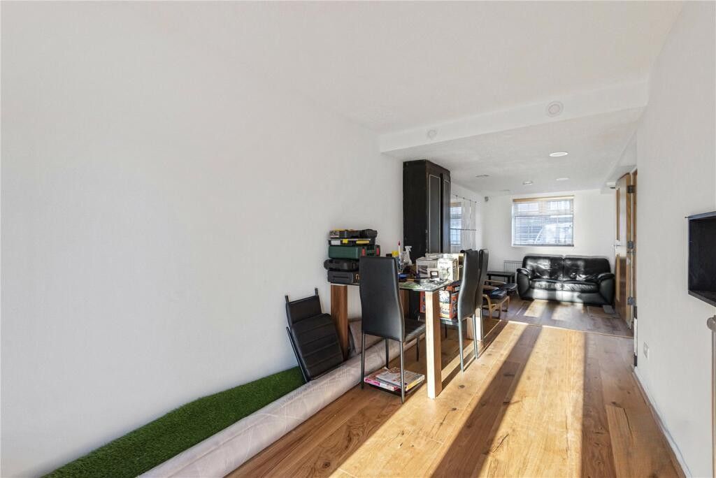 Property photo 2 of 23